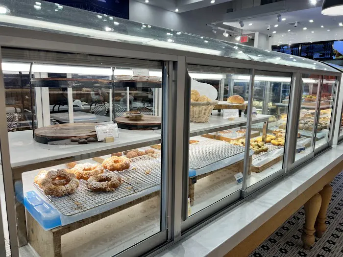 Paris Baguette Picture 1