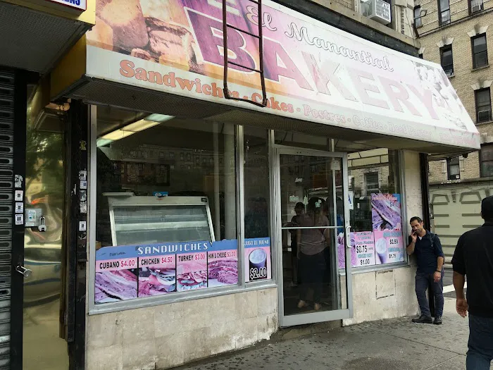 El Manantial Bakery Picture 2