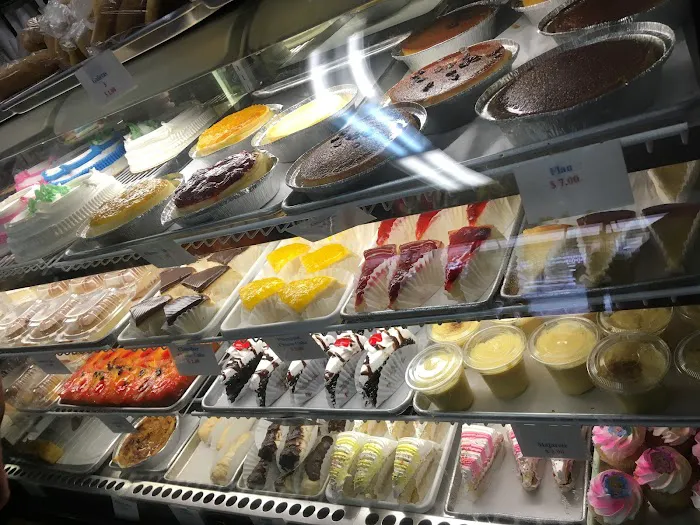 El Manantial Bakery Picture 4