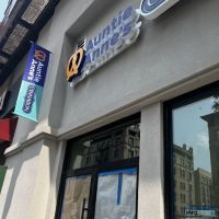 Auntie Anne's ico