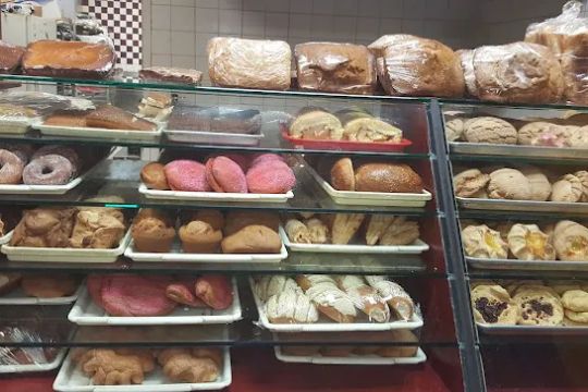 Emmanuelu2019s Bakery & Deli