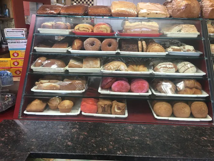 Emmanuel’s Bakery & Deli Picture 6