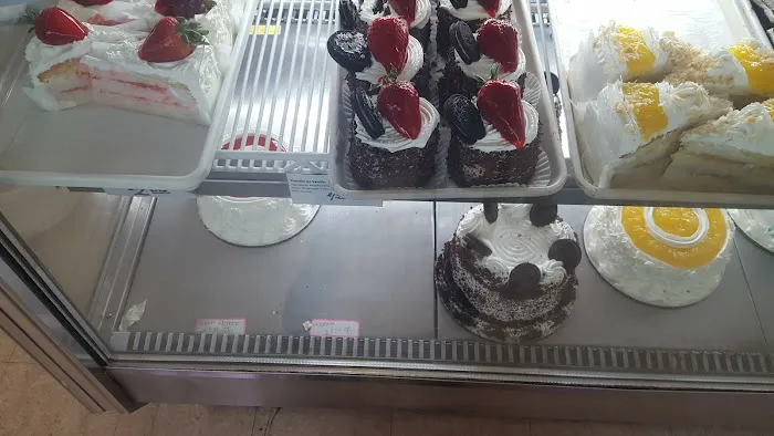 Las Palmas Bakery Picture 1