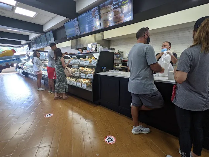 Bagel Chalet - Merrick Picture 8