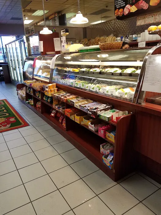 Turnpike Bagels Deli & Bakery Picture 3