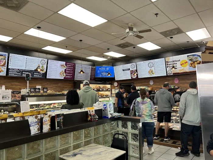 Turnpike Bagels Deli & Bakery Picture 8