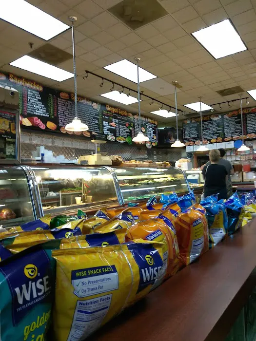 Turnpike Bagels Deli & Bakery Picture 9