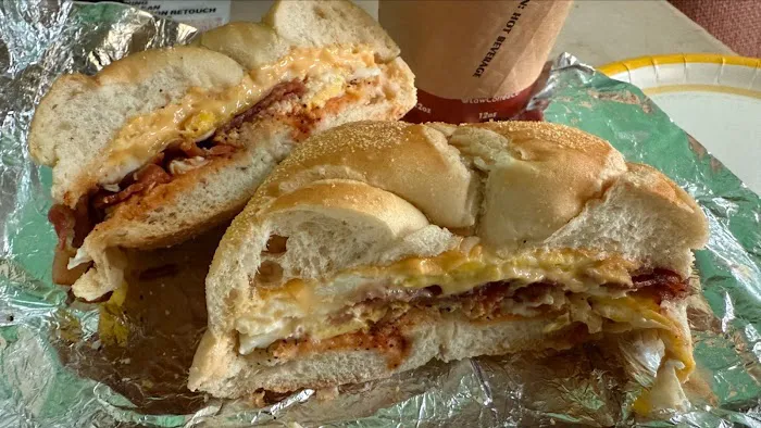 Lisa’s bagel-n-brew delicatessen Picture 7