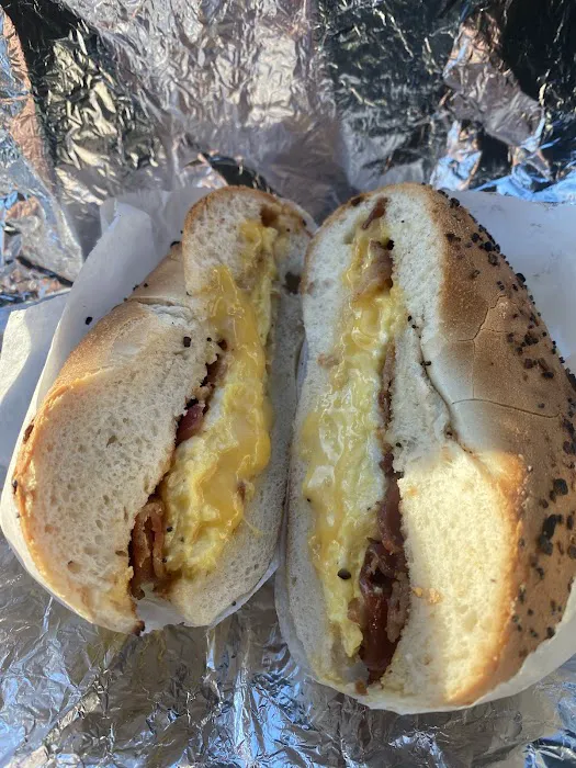 Simon's Deli & Bagels Picture 1