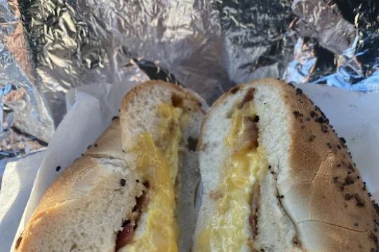 Simon's Deli & Bagels