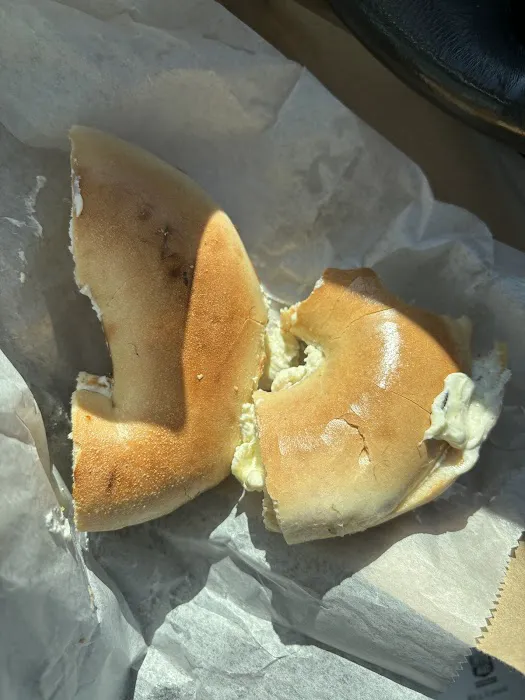 Bagelicious Cafe of huntington Picture 3