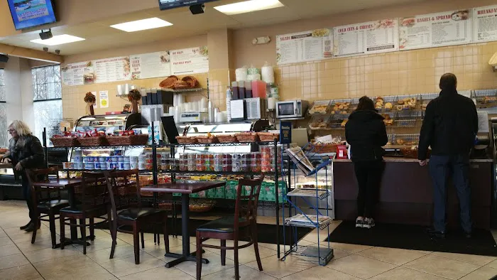 Bagelicious Cafe of huntington Picture 5