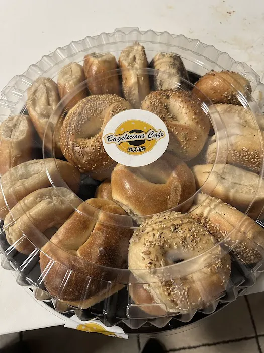 Bagelicious Cafe of huntington Picture 10