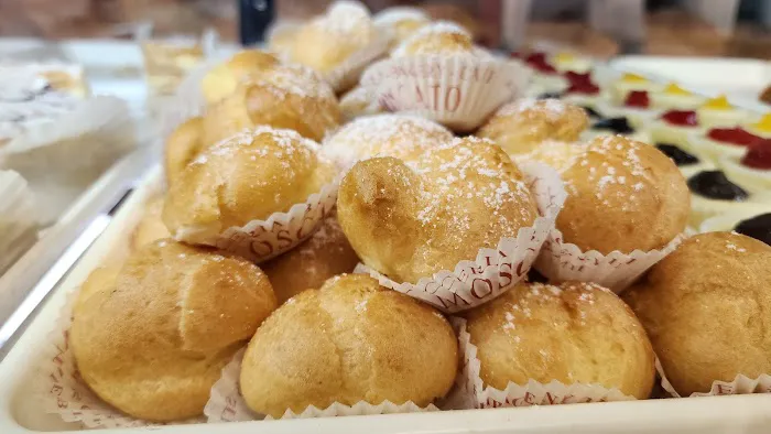 Moscato Bakery & Cafe Picture 7