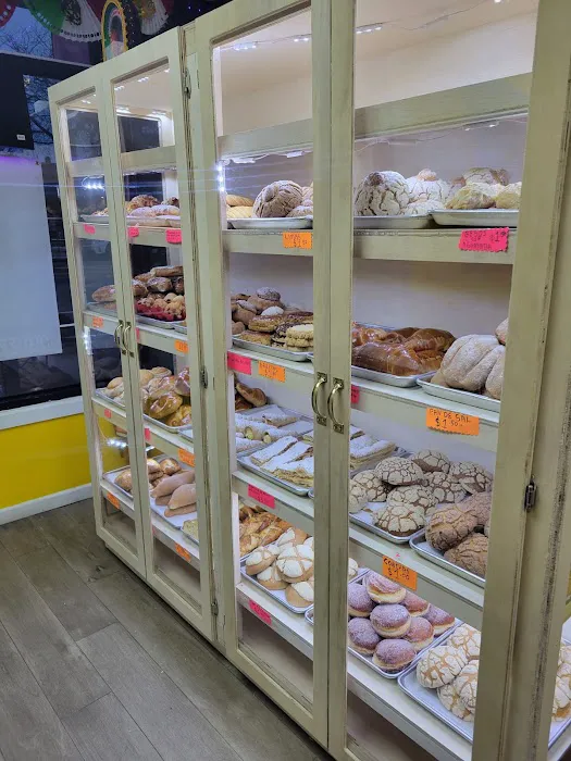 La Diana Bakery Picture 3