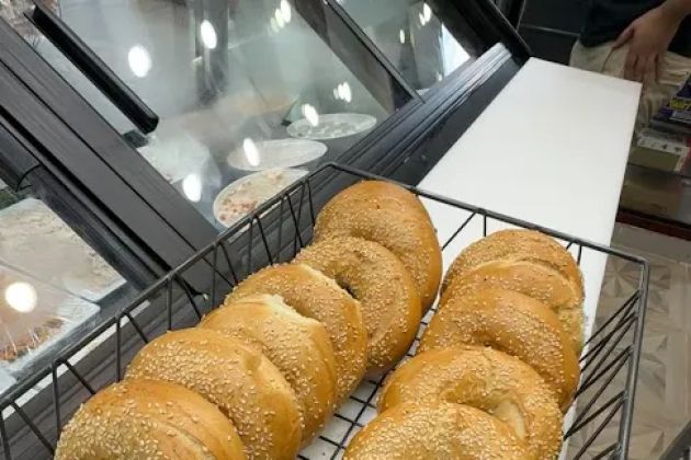 Moses Bagels & More