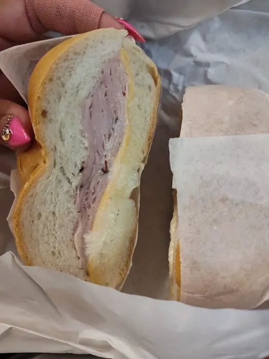 Moses Bagels & More Picture 7