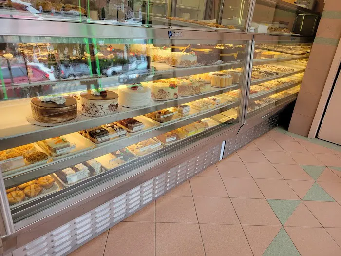 Sal & Dom's Pastry Shop Picture 5