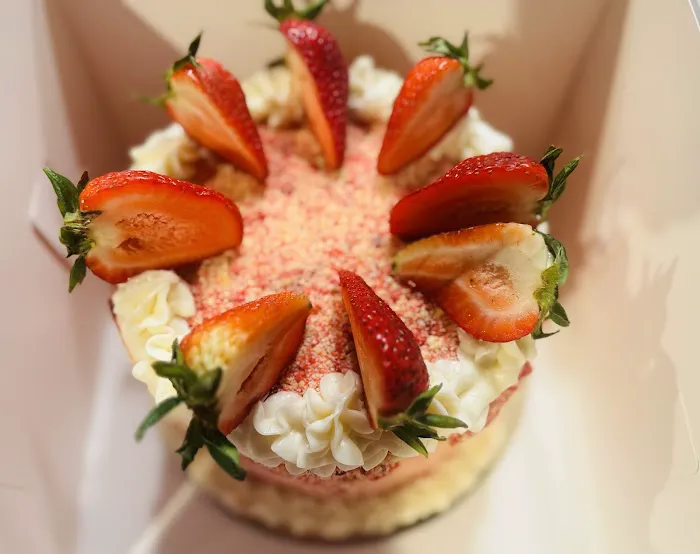 Nikkie's Devine Desserts Picture 2
