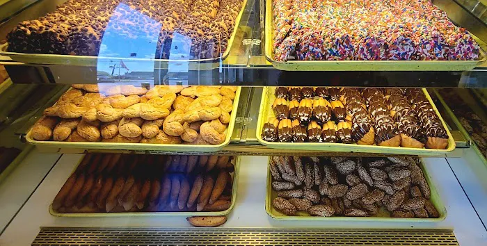 Ariola Foods Picture 9