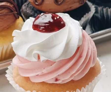 Smallcakes Commack-Cupcakery & Creamery