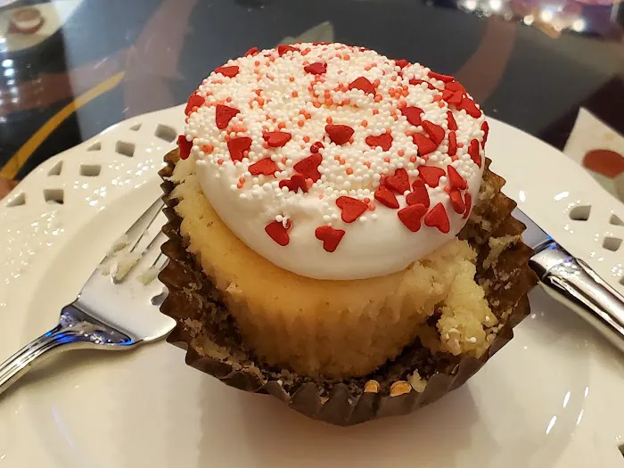 Smallcakes Commack-Cupcakery & Creamery Picture 8