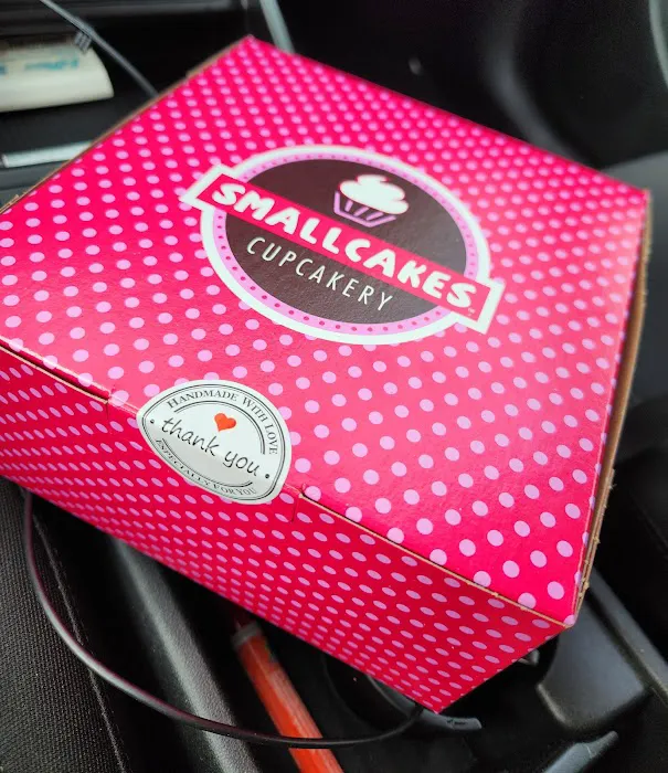 Smallcakes Commack-Cupcakery & Creamery Picture 7