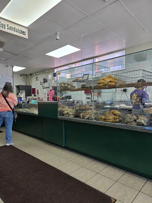 Lindy's South Shore Bagels &Heros Picture 8