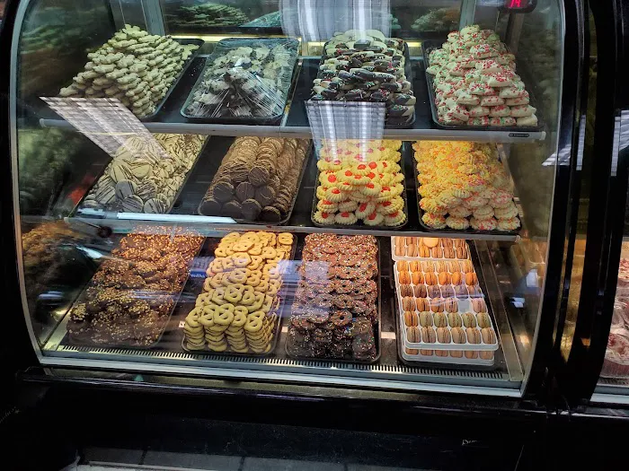 E & L Bakery Picture 9