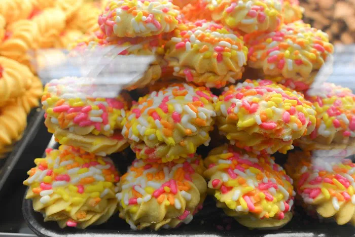 E & L Bakery Picture 10