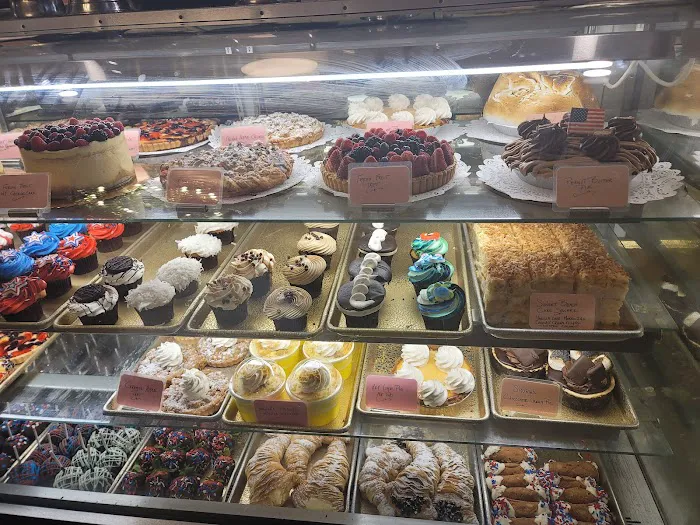 Torta Fina Bakeshoppe & Patisserie Picture 2