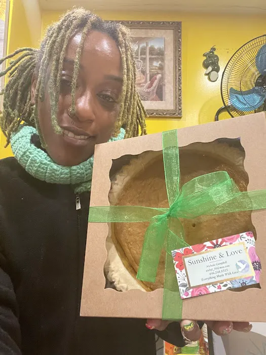 Sunshine & Love Picture 4