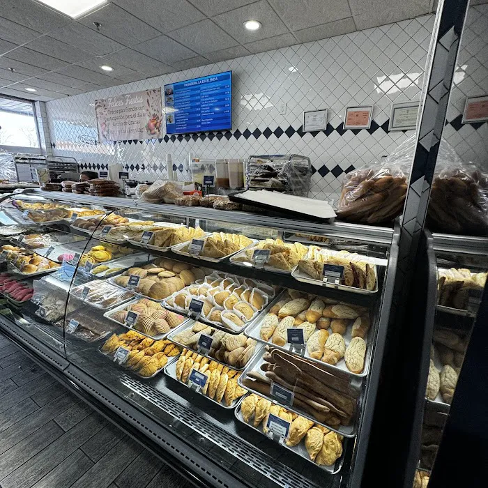 La Excelencia Bakery Picture 1