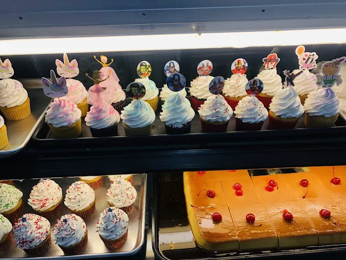 La Excelencia Bakery Picture 7