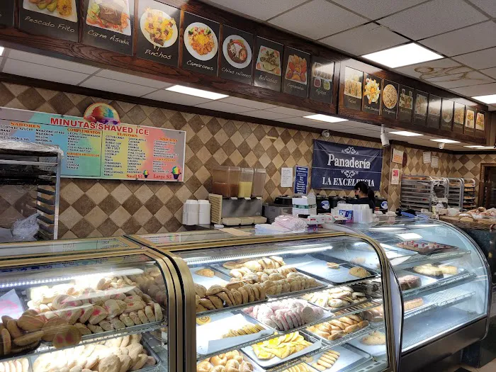 La Excelencia Bakery & Deli Picture 1