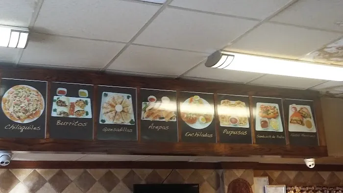 La Excelencia Bakery & Deli Picture 9