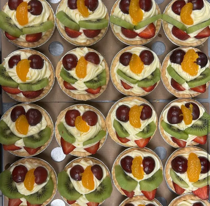 La Excelencia Bakery & Deli Picture 6