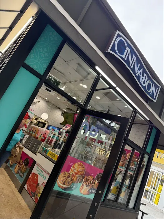 Cinnabon Picture 5