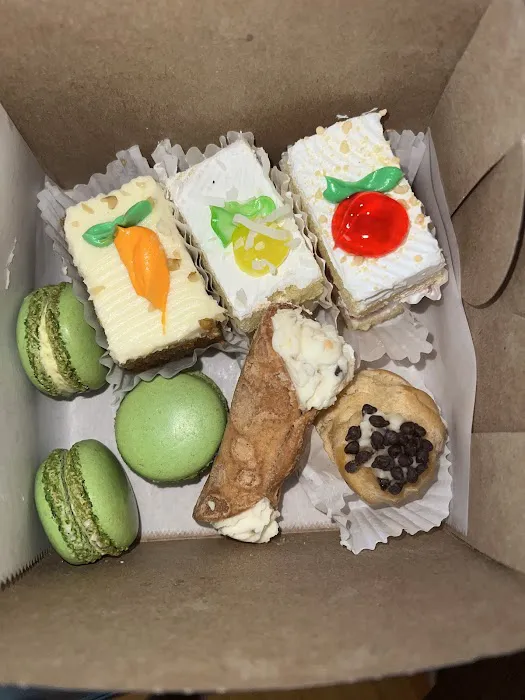 Fleetwood Pastry Shop Picture 10