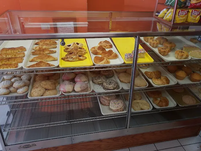 Cristina's Bakery Picture 3
