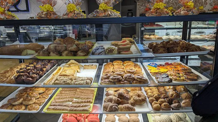 La Pinata Bakery Picture 4