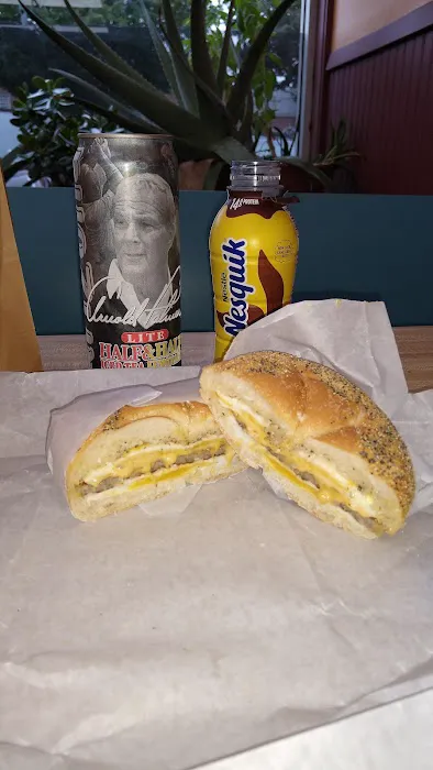Bella's Bagels and Deli Picture 7
