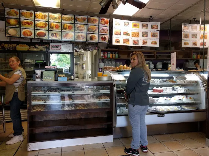 Alicia's Bakery Picture 9