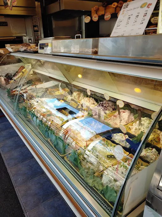 Traditional Bagel Cafe Picture 5