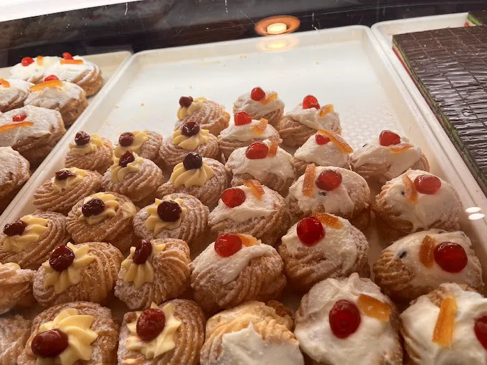 Dolci Momenti Bakery Picture 2