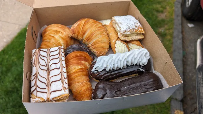 Domenick's Nepperhan Italian Pastry Shop Picture 5