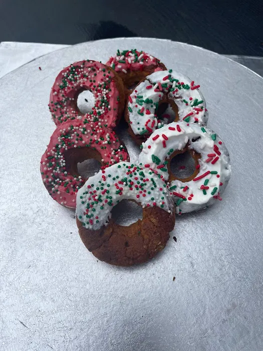 Curly Tail Cakes | Dog Bakery Picture 7