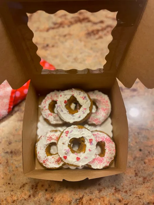Curly Tail Cakes | Dog Bakery Picture 5
