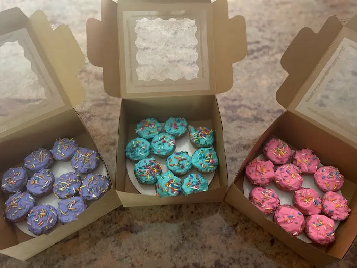 Curly Tail Cakes | Dog Bakery Picture 9