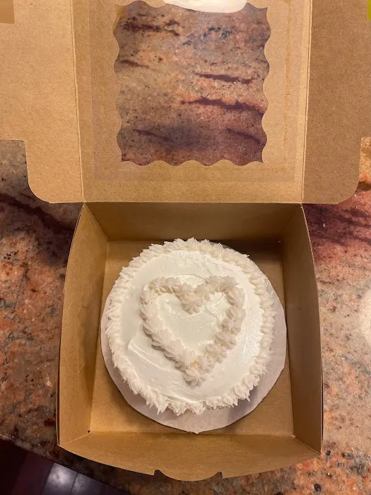 Curly Tail Cakes | Dog Bakery Picture 10